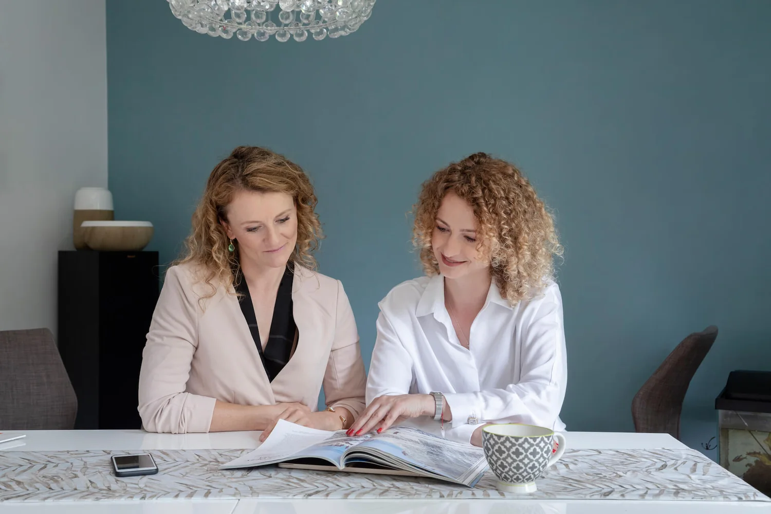 Anna Zacharewicz i Małgorzata Wójcik — Entarius, biuro nieruchomości Ursus